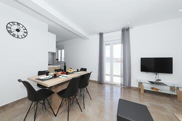 Appartamenti con piscina Seline (Paklenica) - 25503