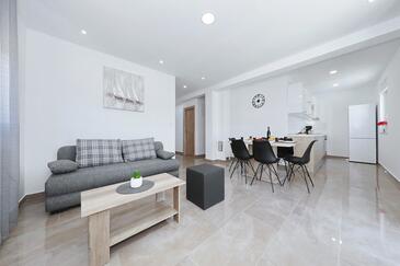 Apartmanok medencével Seline (Paklenica) - 25503