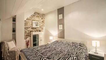 Apartamenty z basenem Donje Selo, Solta - 25518