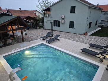 Dom na wypoczynek z basenem Kakma (Biograd) - 25530