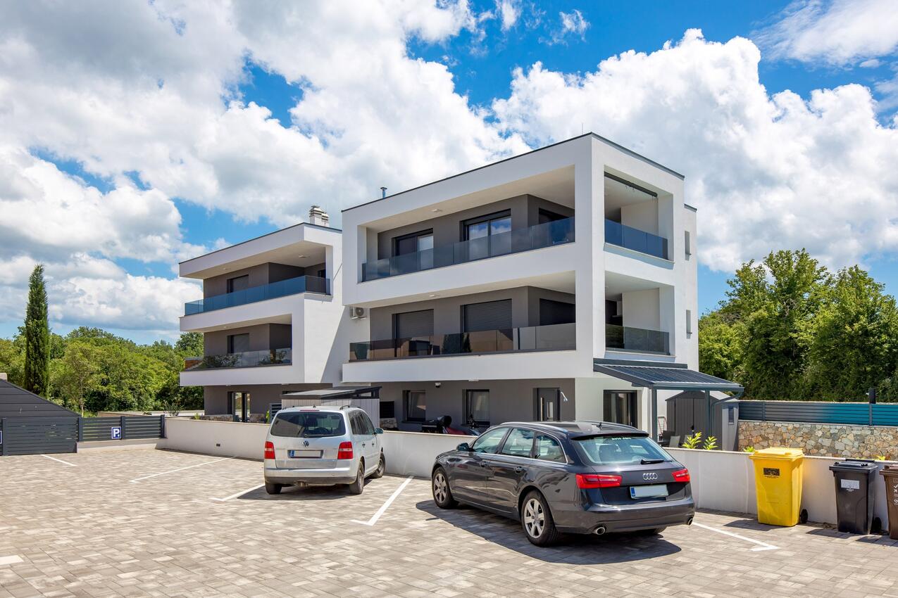 Lägenheter med parkering Vantacici, Krk - 25536