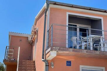 Apartments With Parking Space Vir - Kozjak, Vir - 25537 - ヴィル