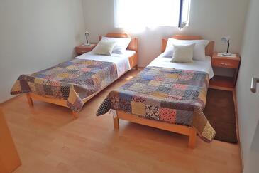 Apartamente cu parcare Starigrad (Paklenica) - 25547