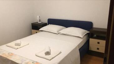 Leiligheter ved sjøen Zaboric (Sibenik) - 25562