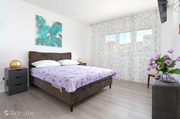 Apartments with parking space Slatine, Čiovo - 2566