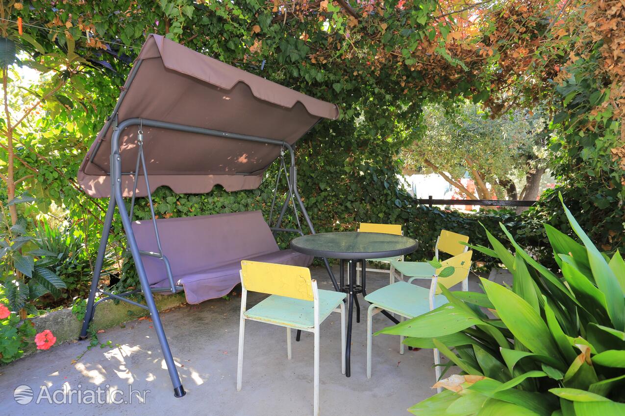 Апартаменты с парковкой Слатине - Slatine, Чиово - Čiovo - 2566