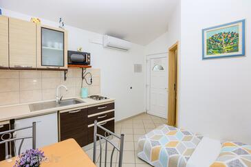 Ferienwohnungen mit Parkplatz Zecevo Rtic (Rogoznica) - 25680