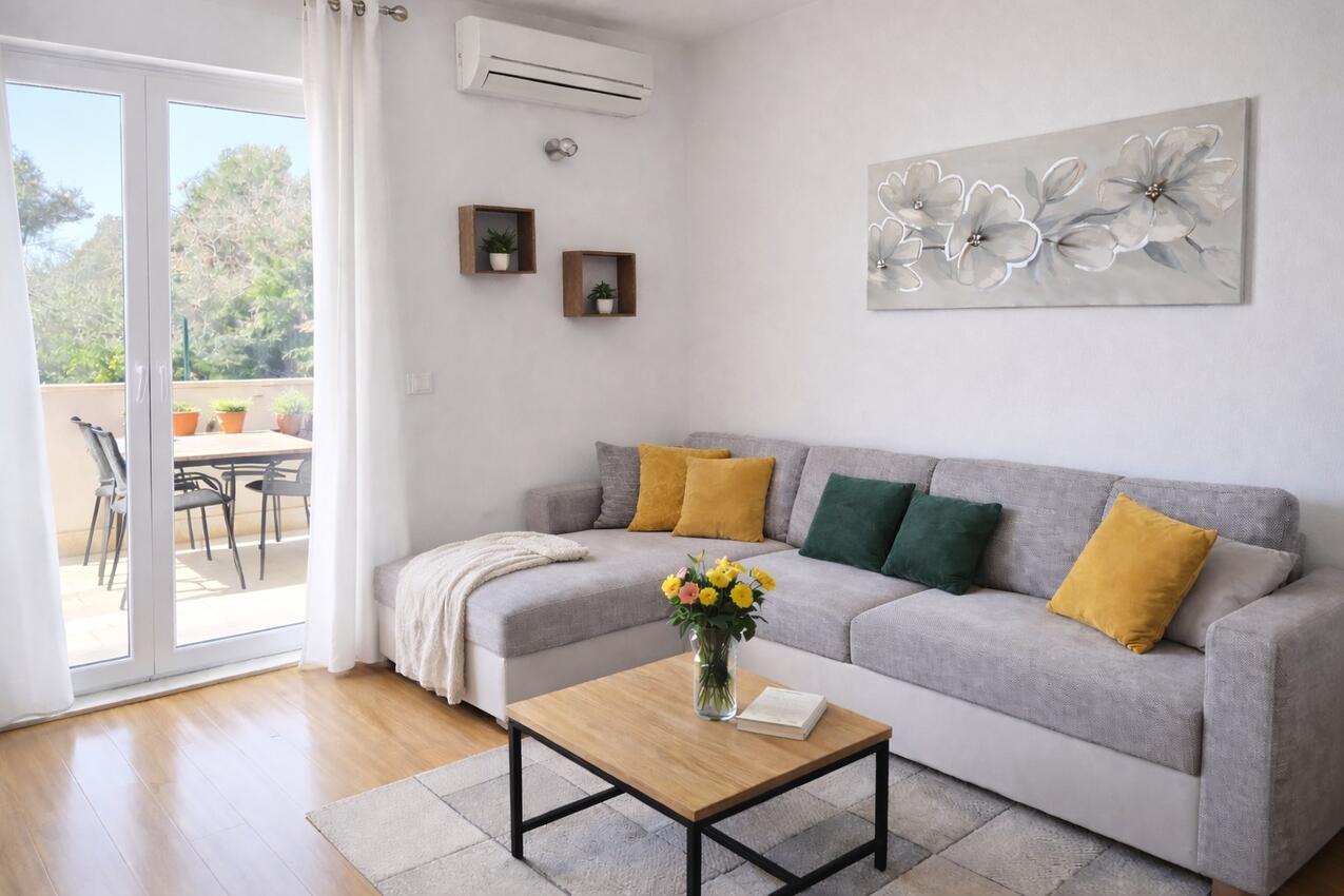 Dvosobni apartman Seget Donji (Trogir) (A-25682-a)