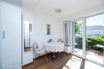 Апартаменти з паркуванням Новалья - Novalja, Паг - Pag - 25685