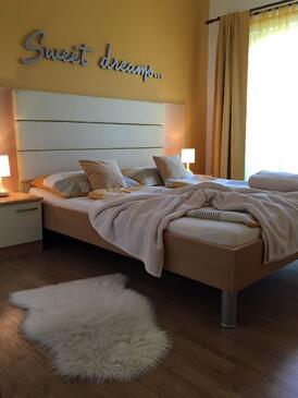 Apartments by the sea Lopar, Rab - 25689