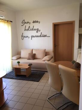 Apartments by the sea Lopar, Rab - 25689