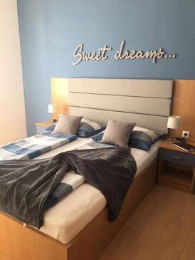 Apartments by the sea Lopar, Rab - 25689