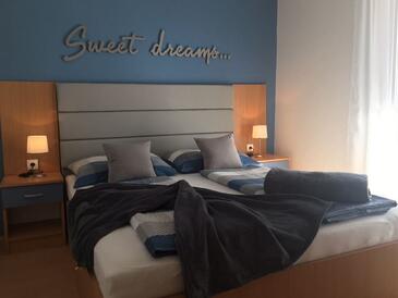 Apartments by the sea Lopar, Rab - 25689