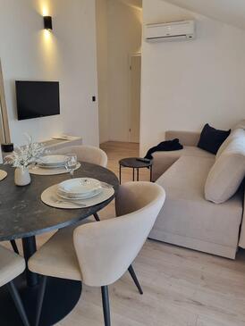 Apartments by the sea Lopar, Rab - 25689
