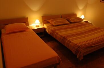 Apartmani uz more s bazenom Seget Vranjica, Trogir - 2571