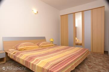 Apartmani uz more s bazenom Seget Vranjica (Trogir) - 2571