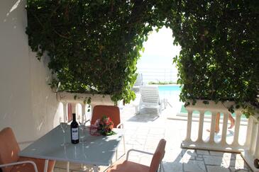 Apartmani uz more s bazenom Seget Vranjica (Trogir) - 2571