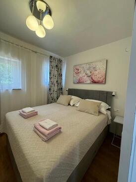 Appartamenti con parcheggio Zara - Zadar - 25719