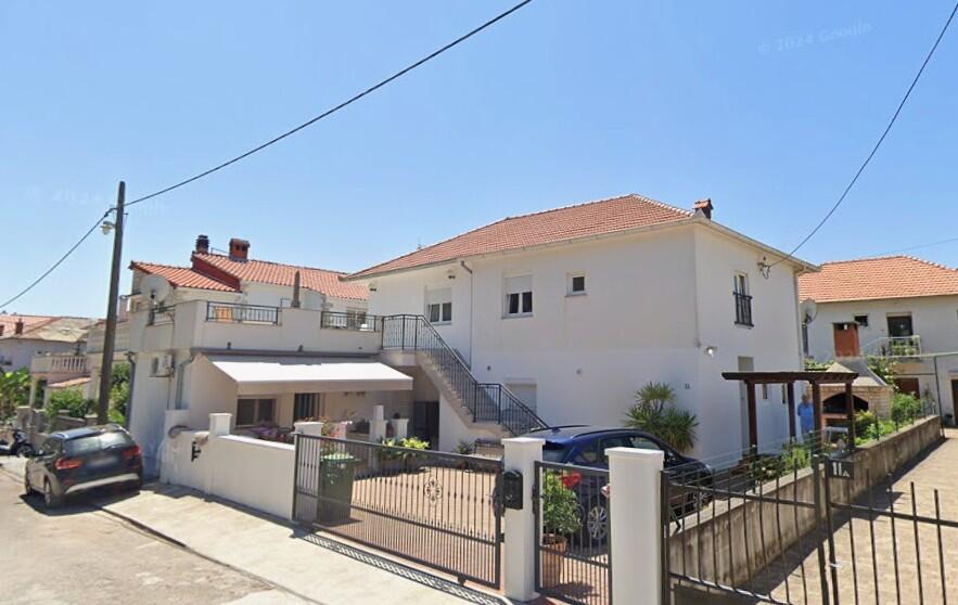 Appartamenti con parcheggio Zara - Zadar - 25719