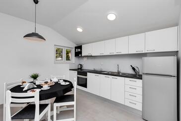 Apartments and rooms by the sea Baška Voda, Makarska - 2578