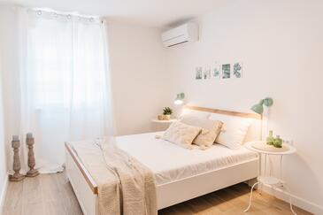 Family friendly house with a swimming pool Maslinica, Šolta - 25815