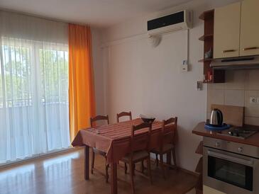 Apartamente cu parcare Omis - 25816