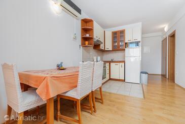 Lägenheter med parkering Omis - 25816