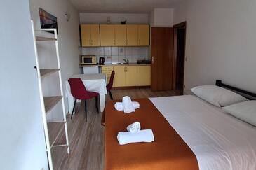 Appartamenti con parcheggio Almissa - Omiš - 25816