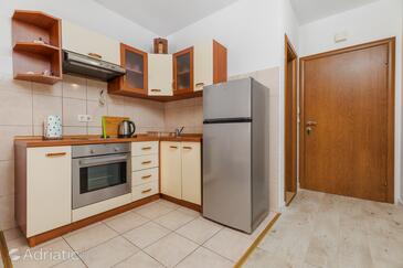 Apartmanok parkolóhellyel Omis - 25816