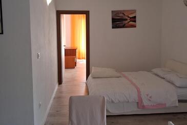 Апартаменти з паркуванням Оміш - Omiš - 25816