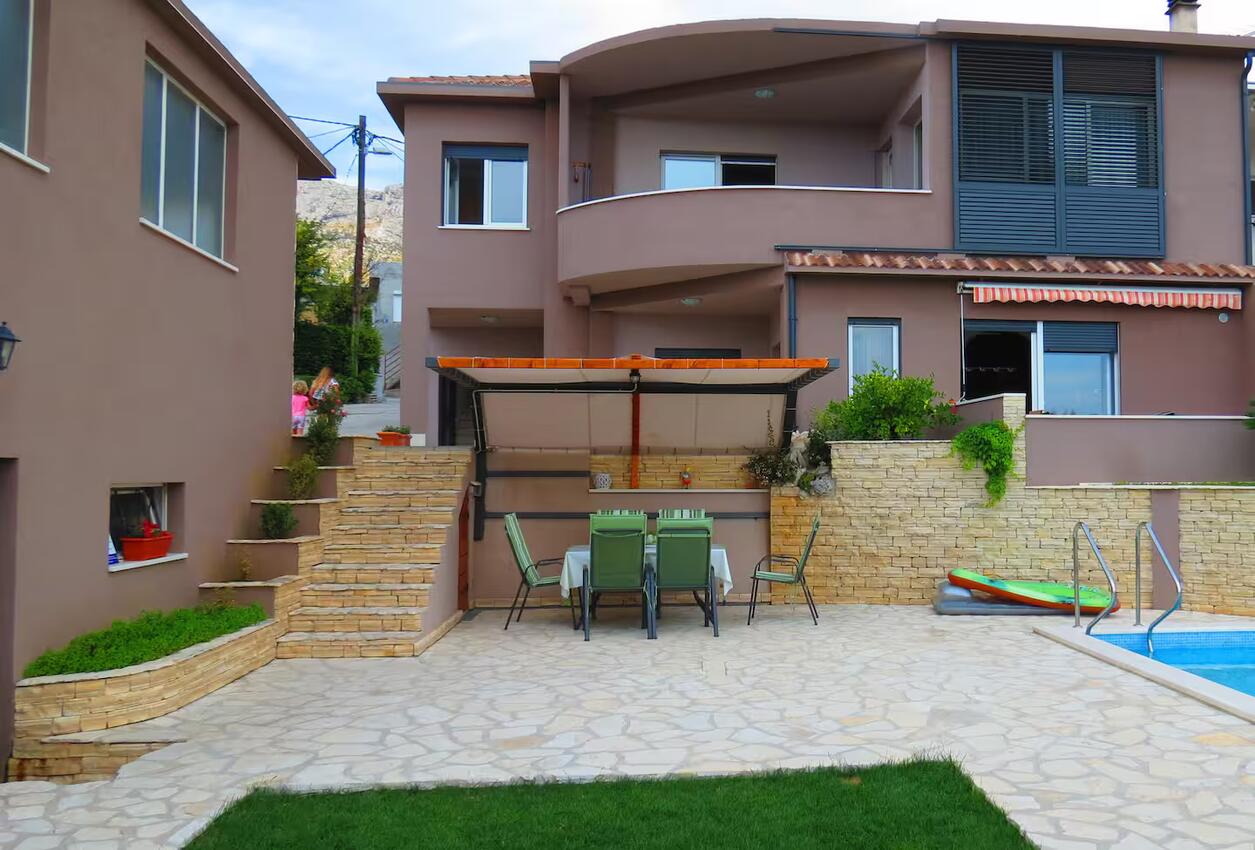 Casa de vacaciones con piscina Zrnovnica, Split - 25817