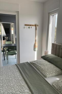 Apartments by the sea Mandre (Pag) - 25824