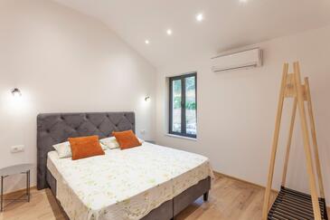 Casa de vacaciones con piscina Makarska - 25825