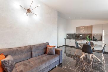 Casa de vacaciones con piscina Makarska - 25825