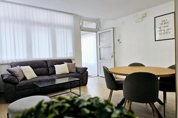 Apartamentos con parking Makarska - 25826
