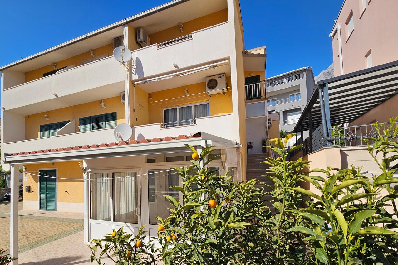 Apartamentos con parking Makarska - 25826
