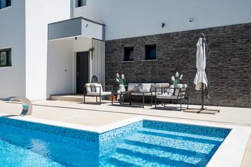 Two bedroom apartment Lopar, Rab (A-25837-c(
