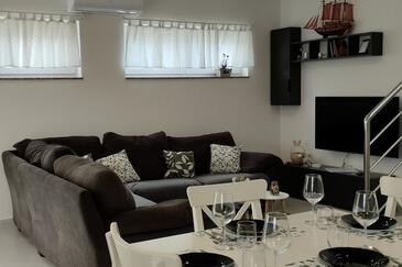 Apartamentos con parking Razanac (Zadar) - 25843