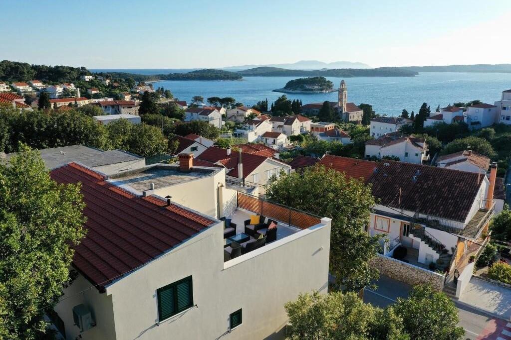 Sommerhus med parkering Hvar - 25860