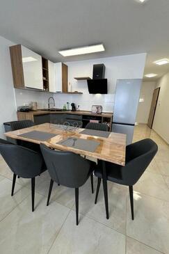 Leiligheter med parkering Crikvenica - 25934