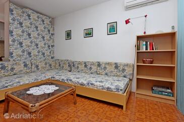 Vakantiehuis met parkeerplaats  Cizici, Krk - 25936