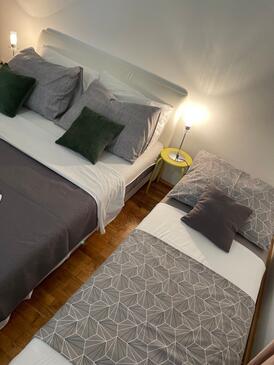 Apartmány a pokoje s parkovištěm  Novi Vinodolski - 25978