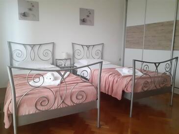 Leiligheter med parkering Kastel Luksic, Kastela - 25989