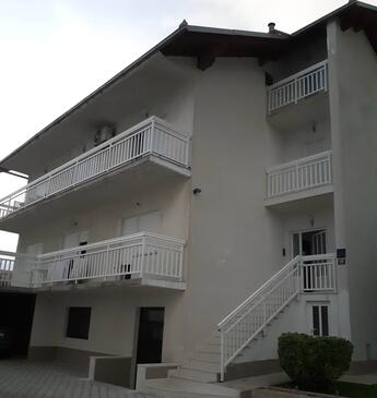 Leiligheter med parkering Kastel Luksic, Kastela - 25989 Adriatic.hr