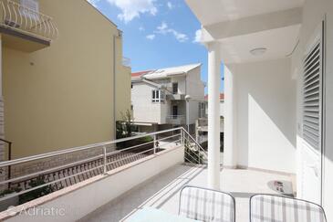 Apartments with parking space Makarska - 2599