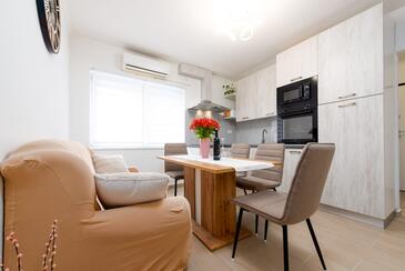 Two bedroom apartment Zadar (A-25997-a(