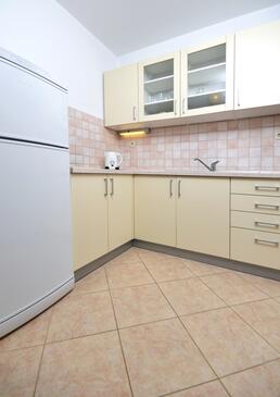 Apartments by the sea Podgora, Makarska - 25999
