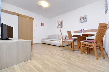 Apartments by the sea Podgora, Makarska - 25999