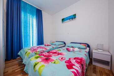 Familiehus med basseng Okrug Gornji, Ciovo - 26023