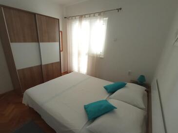 Apartmaji s parkingom Dugi Rat (Omiš) - 26025